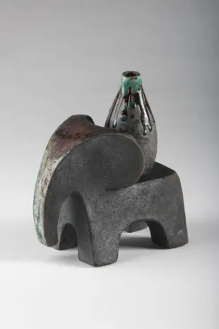 Elefánt vázával